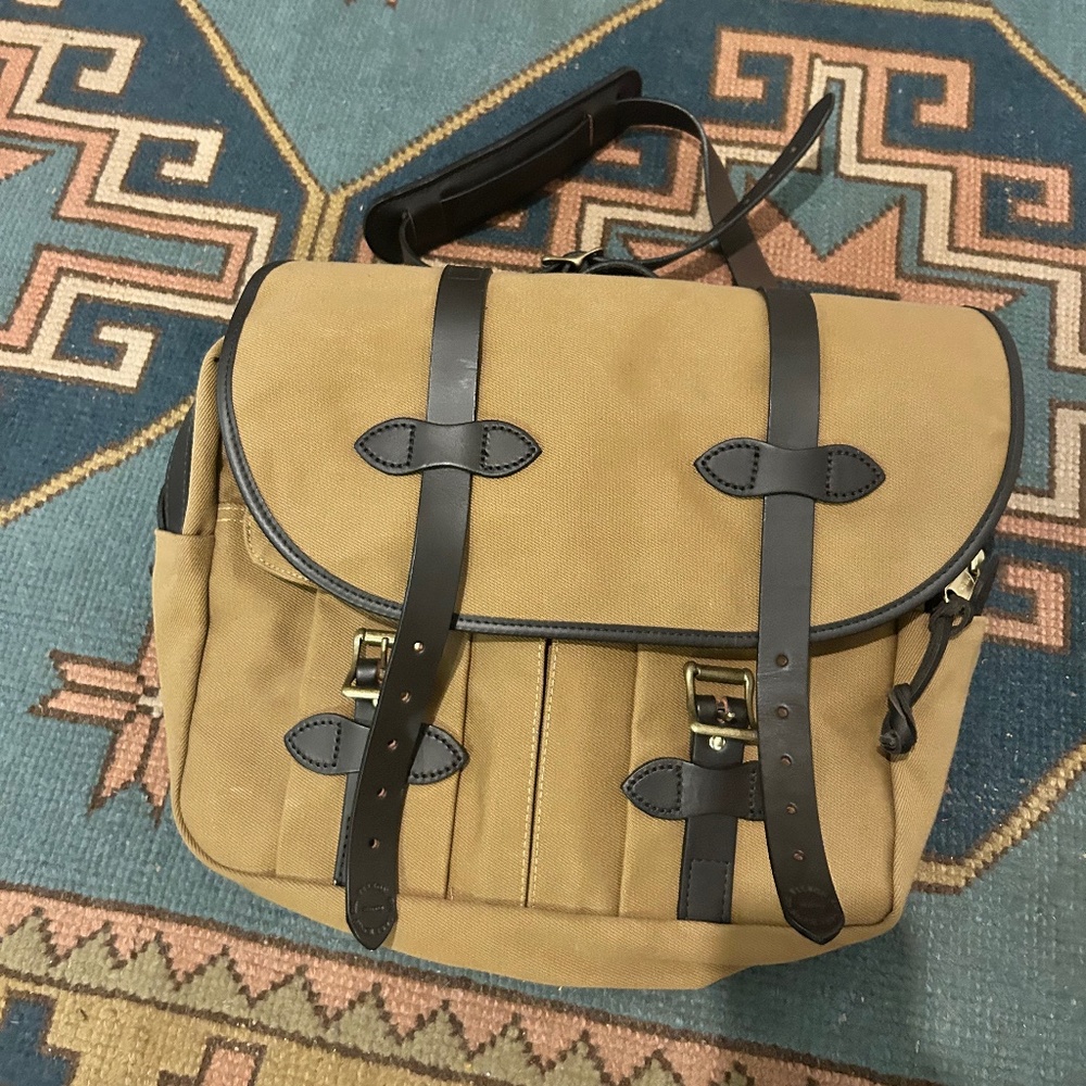 Filson Carryon Messenger Bag #240 in Tan